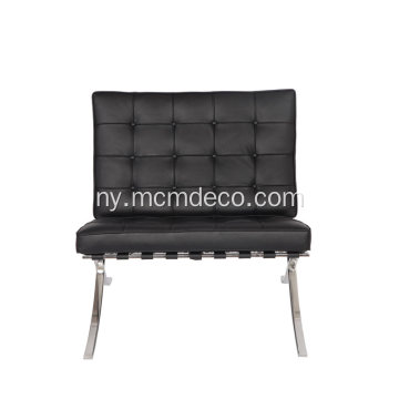 Black Leather Knoll Barcelona Mpando ndi Ottoman